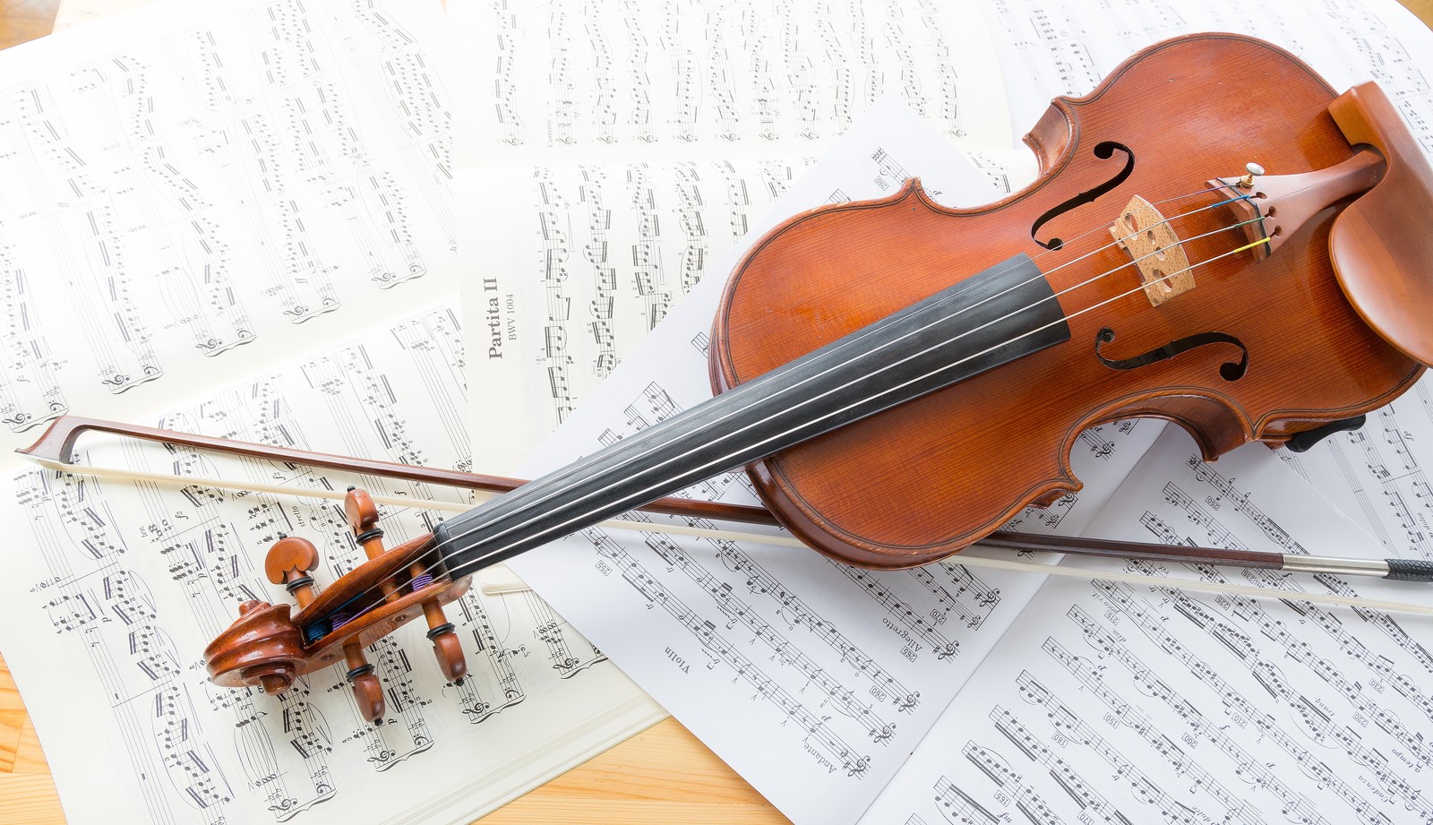 バイオリン練習の必需品。メトロノームやチューナーの種類と選び方 - 葉加瀬アカデミー